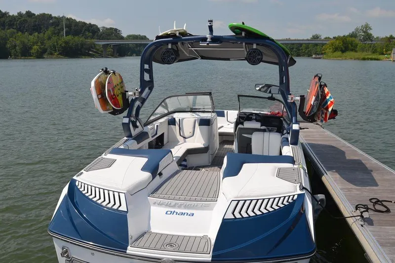 Slide: The Image of Nautique Super Air Nautique G23 2018 - 11