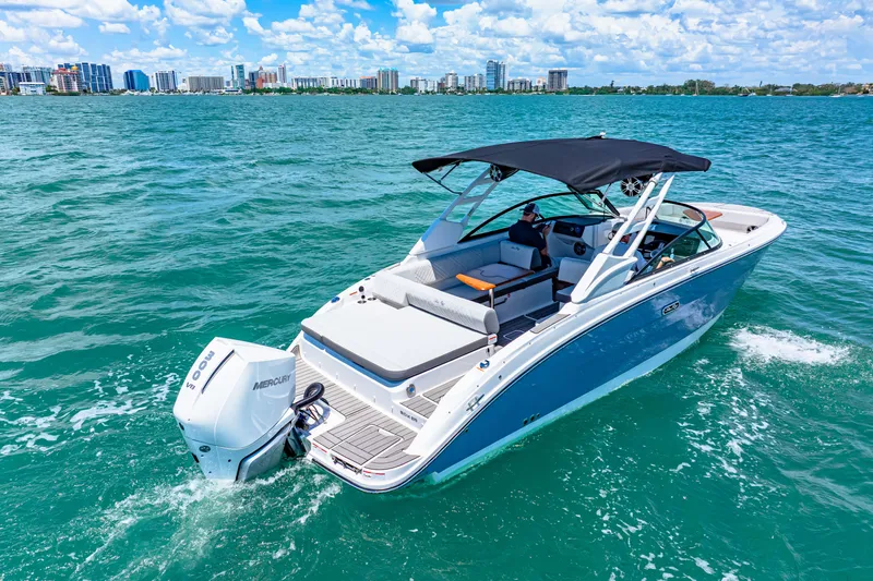 Slide: The Image of Sea Ray SDX 270 Outboard 2025 - 14