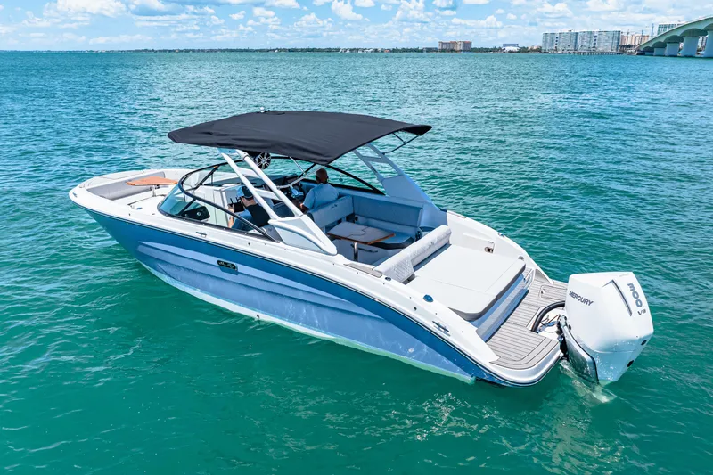Slide: The Image of Sea Ray SDX 270 Outboard 2025 - 17