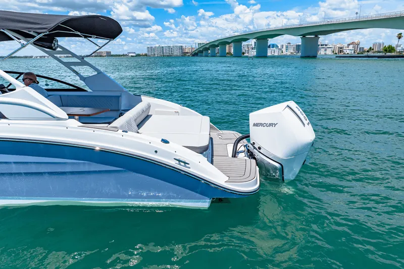 Slide: The Image of Sea Ray SDX 270 Outboard 2025 - 19