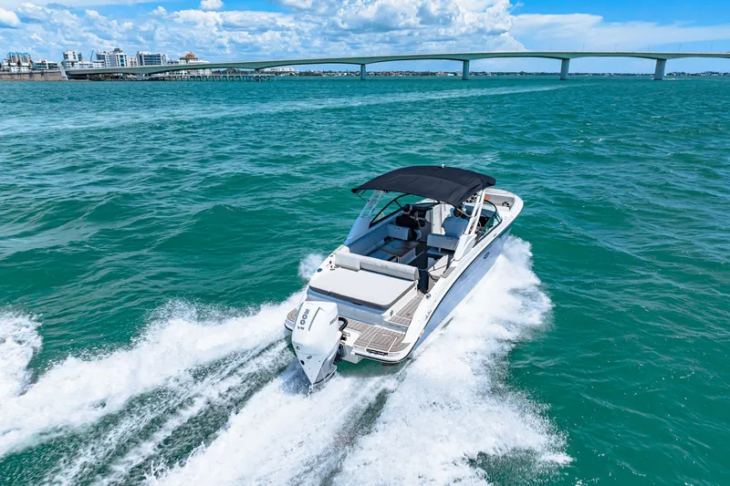 Slide: The Image of Sea Ray SDX 270 Outboard 2025 - 27