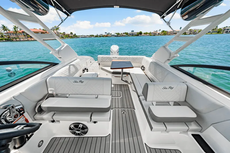 Slide: The Image of Sea Ray SDX 270 Outboard 2025 - 35