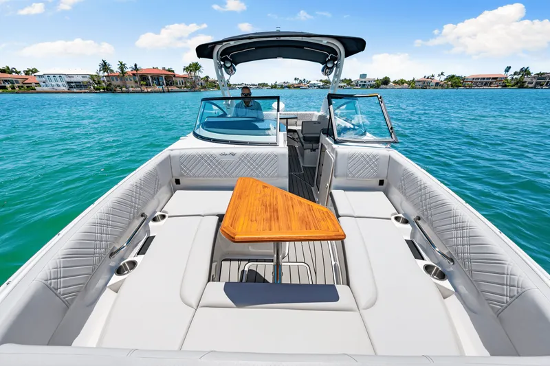 Slide: The Image of Sea Ray SDX 270 Outboard 2025 - 48