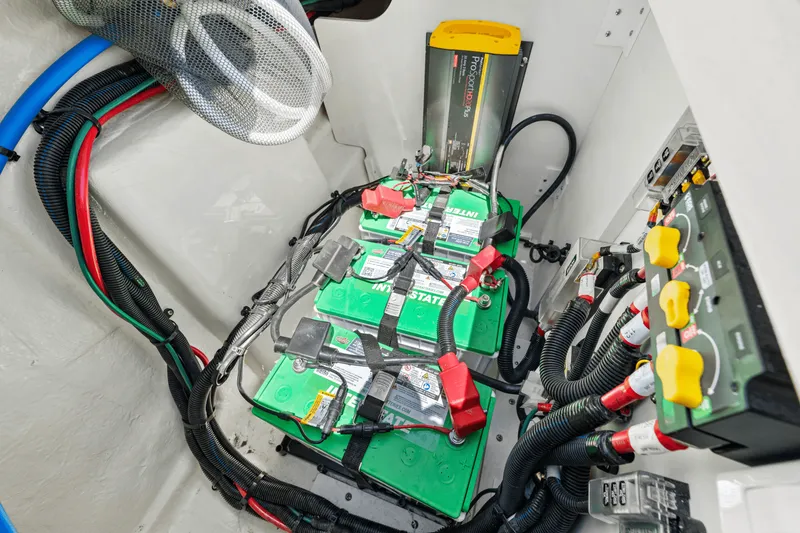 Slide: The Image of Sea Ray SDX 270 Outboard 2025 - 52