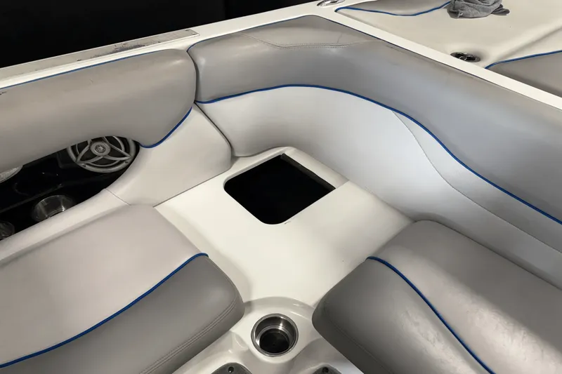 Slide: The Image of Centurion AVALANCHE 2008 - 25