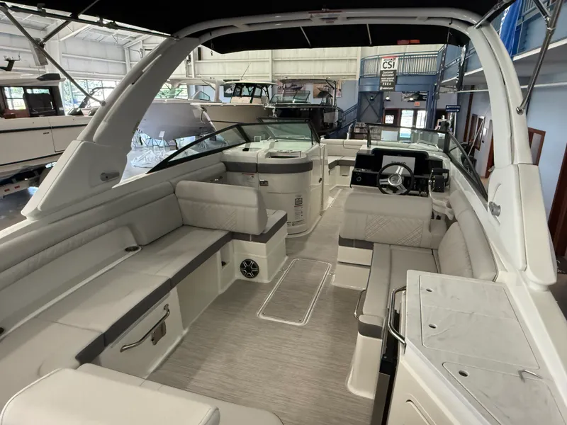 Slide: The Image of Sea Ray SDX 290 Outboard 2026 - 5