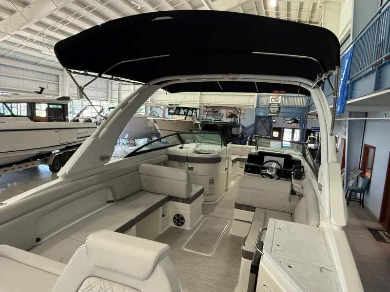 Slide: The Image of Sea Ray SDX 290 Outboard 2026 - 8