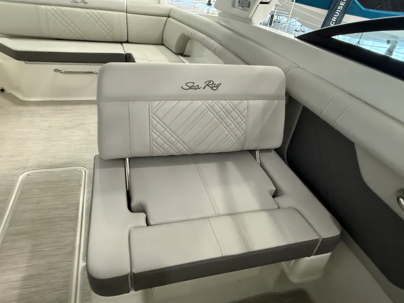 Slide: The Image of Sea Ray SDX 290 Outboard 2026 - 20