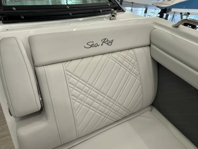 Slide: The Image of Sea Ray SDX 290 Outboard 2026 - 28
