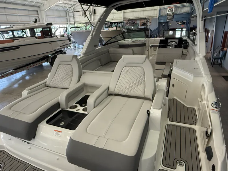 Slide: The Image of Sea Ray SDX 290 Outboard 2026 - 6