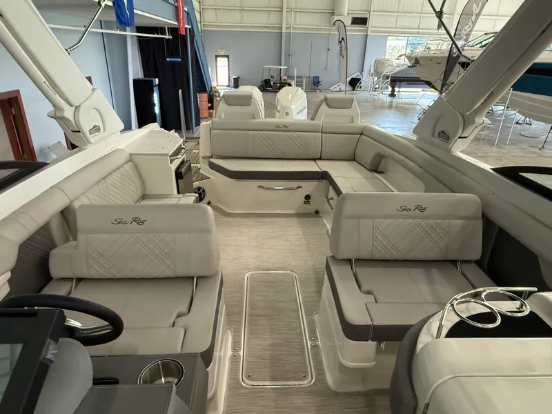 Slide: The Image of Sea Ray SDX 290 Outboard 2026 - 19