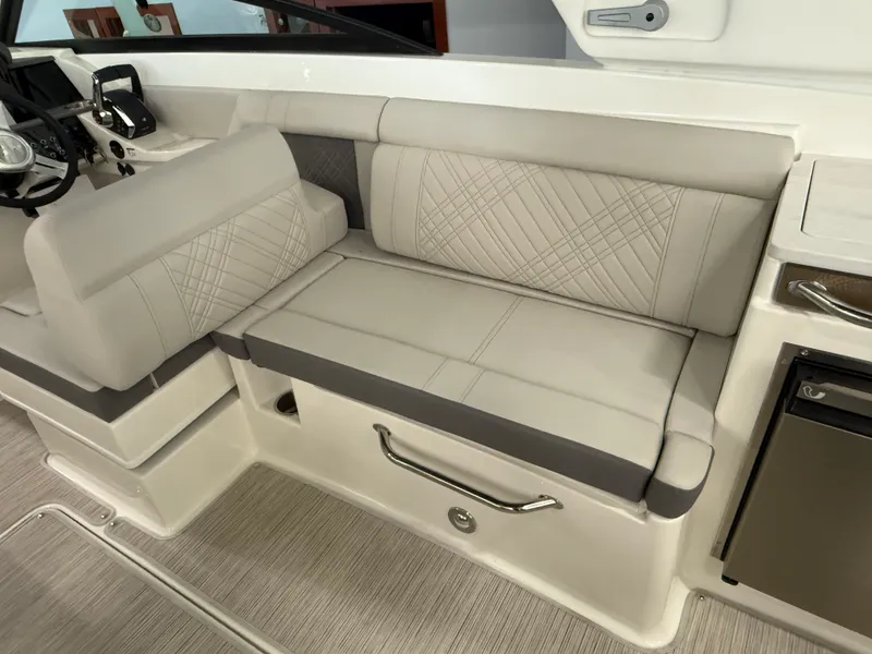 Slide: The Image of Sea Ray SDX 290 Outboard 2026 - 10