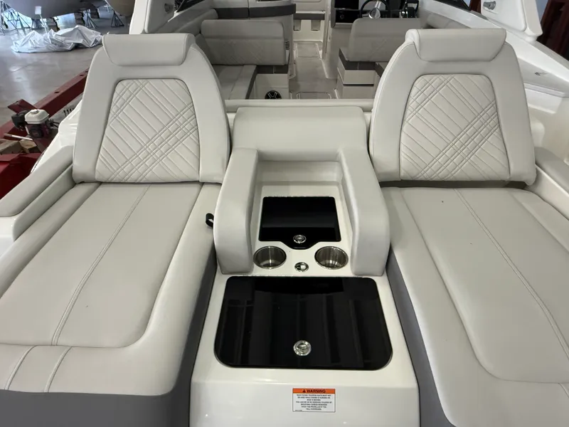 Slide: The Image of Sea Ray SDX 290 Outboard 2026 - 3