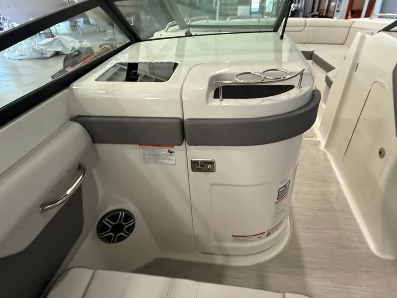 Slide: The Image of Sea Ray SDX 290 Outboard 2026 - 21