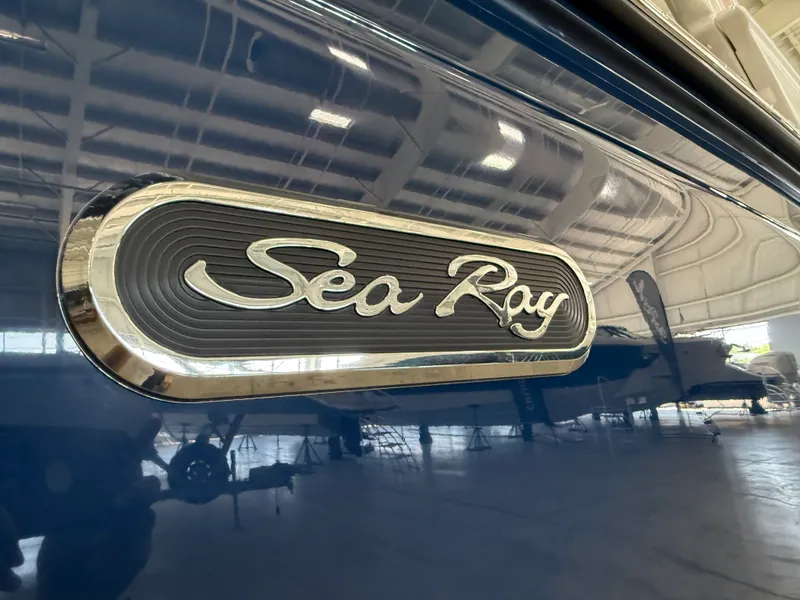 Slide: The Image of Sea Ray SDX 290 Outboard 2026 - 36