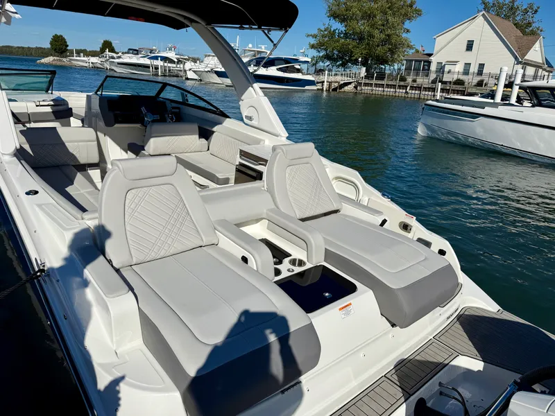 Slide: The Image of Sea Ray SDX 290 Outboard 2026 - 6