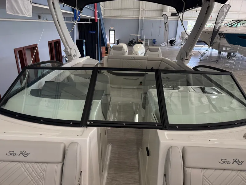 Slide: The Image of Sea Ray SDX 290 Outboard 2026 - 30