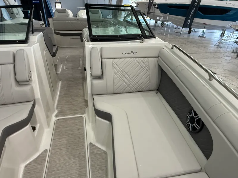Slide: The Image of Sea Ray SDX 290 Outboard 2026 - 26