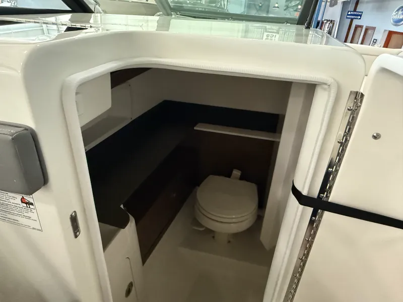 Slide: The Image of Sea Ray SDX 290 Outboard 2026 - 22