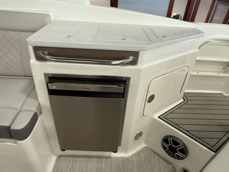 Slide: The Image of Sea Ray SDX 290 Outboard 2026 - 12