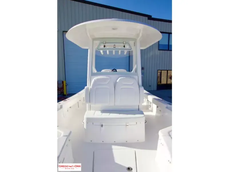 Slide: The Image of Regulator Marine 26XO CROSS OVER 2026 - 19