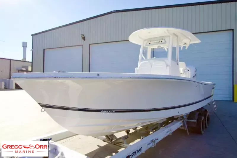 Slide: The Image of Regulator Marine 26XO CROSS OVER 2026 - 4