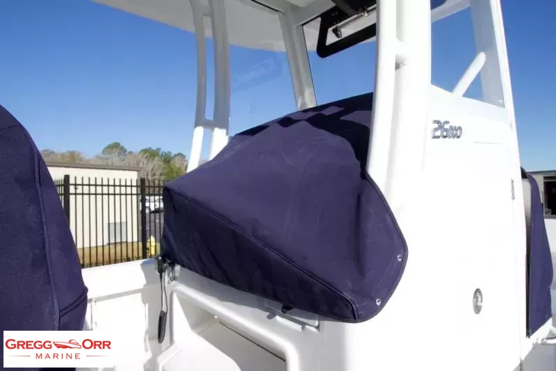Slide: The Image of Regulator Marine 26XO CROSS OVER 2026 - 10