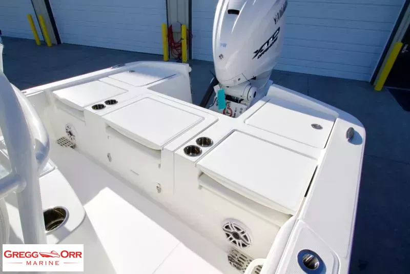 Slide: The Image of Regulator Marine 26XO CROSS OVER 2026 - 12
