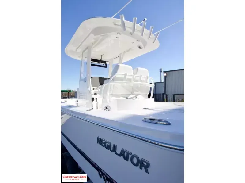 Slide: The Image of Regulator Marine 26XO CROSS OVER 2026 - 6