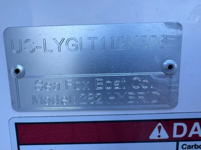 Slide: The Image of Sea Fox 282 Hybrid LT 2026 - 22