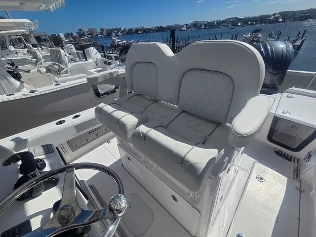 Slide: The Image of Sea Fox 282 Hybrid LT 2026 - 12