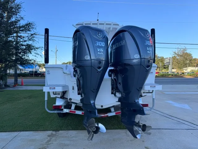Slide: The Image of Sea Fox 282 Hybrid LT 2026 - 7