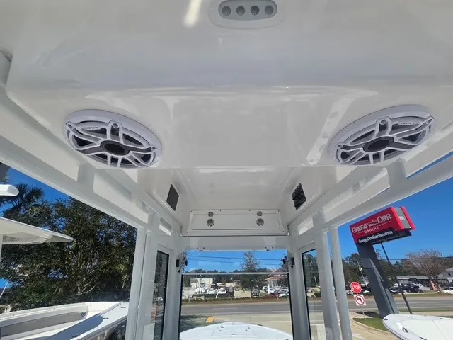 Slide: The Image of Sea Fox 282 Hybrid LT 2026 - 13