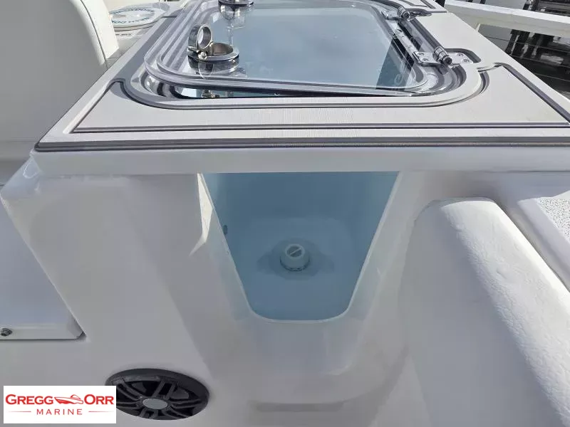 Slide: The Image of Sea Fox 248 COMMANDER 2026 - 9