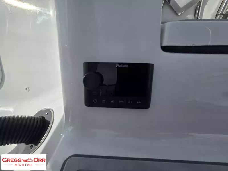 Slide: The Image of Sea Fox 248 COMMANDER 2026 - 19