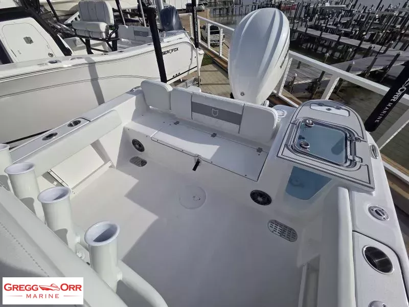 Slide: The Image of Sea Fox 248 COMMANDER 2026 - 8