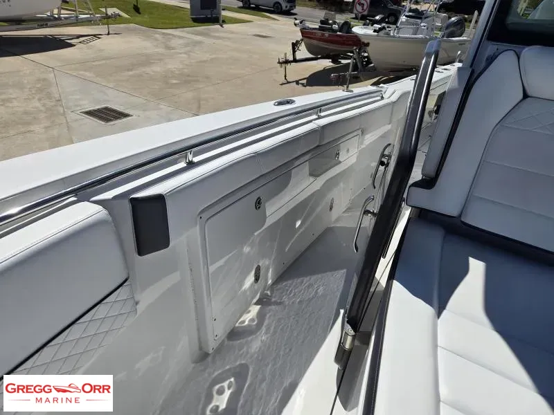 Slide: The Image of Blackfin 332 2022 - 2