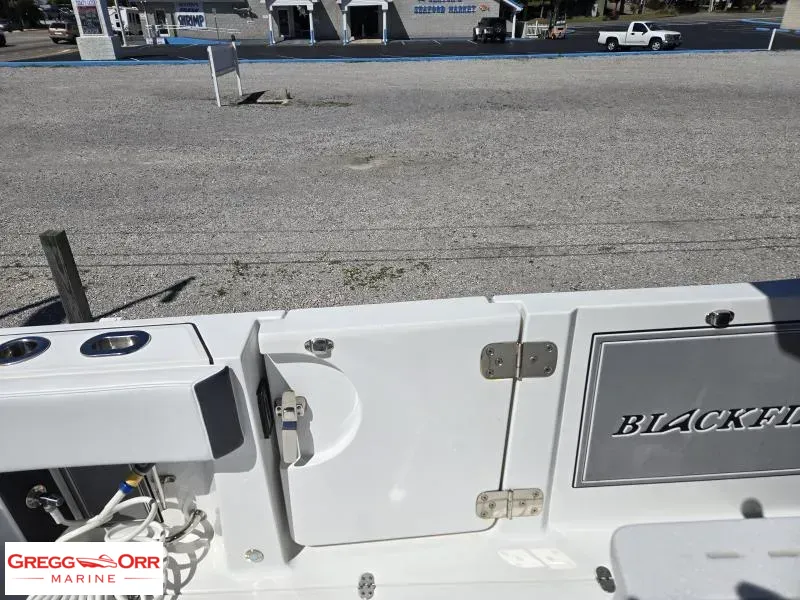 Slide: The Image of Blackfin 332 2022 - 12