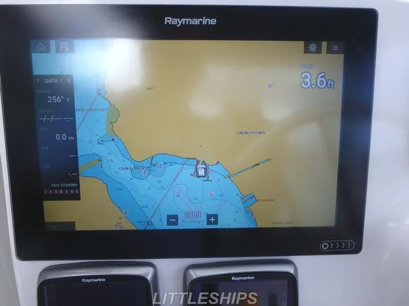 Slide: The Image of Raymarine navigation system on Fountaine Pajot MAHE EVO 2015. - 41