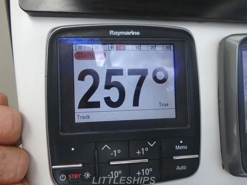 Slide: The Image of Raymarine navigation system on 2015 Fountaine Pajot MAHE EVO, displaying 257 degrees. - 43