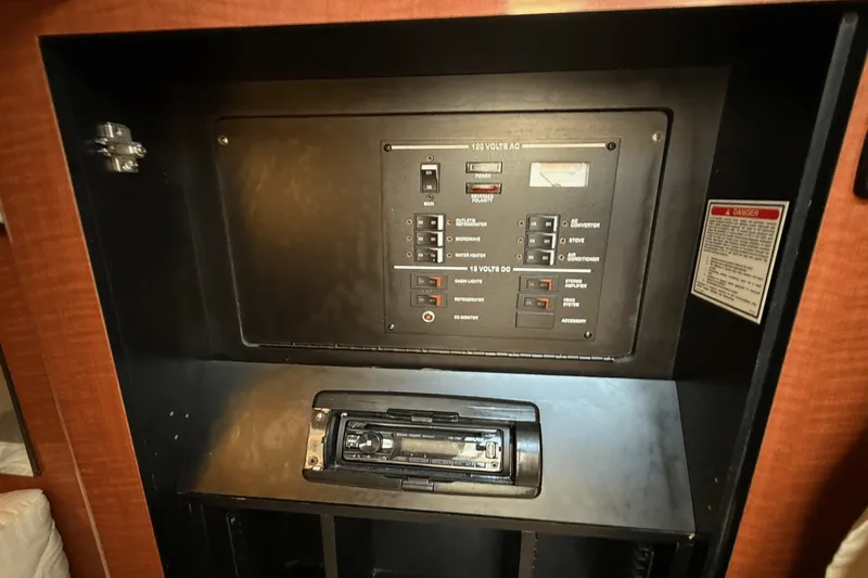 Slide: The Image of Sea Ray 280 SUNDANCER 2003 - 11