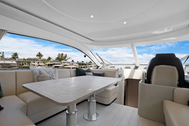 Slide: The Image of Azimut FLY 53 2025 - 23