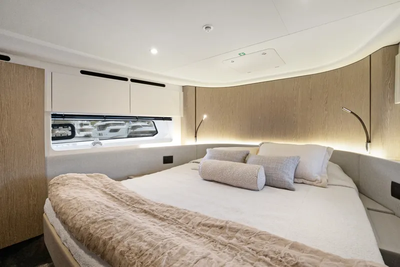 Slide: The Image of Azimut FLY 53 2025 - 38