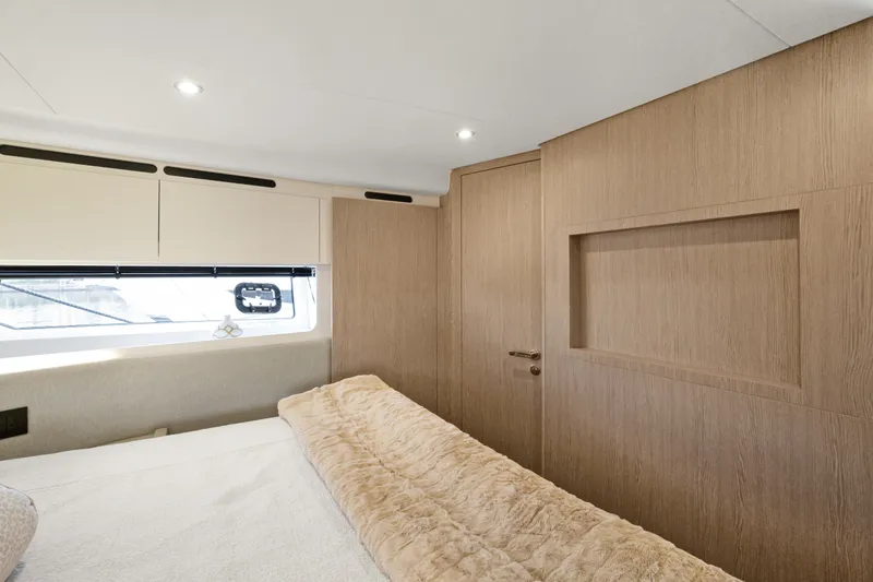 Slide: The Image of Azimut FLY 53 2025 - 40