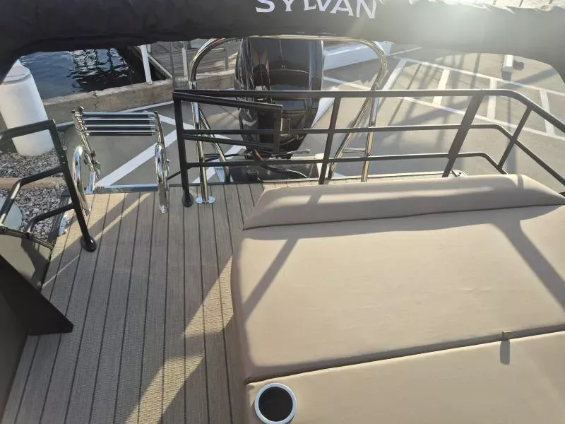 Slide: The Image of Sylvan MIRAGE 820 CLZ DH 2026 - 13