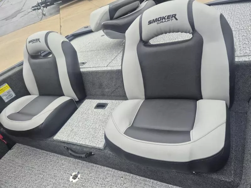 Slide: The Image of Smoker Craft VIPER XR 165 2026 - 14