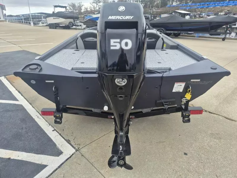 Slide: The Image of Smoker Craft VIPER XR 165 2026 - 3
