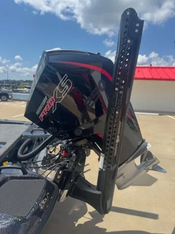 Slide: The Image of Phoenix Bass Boat 921 XE 2026 - 3