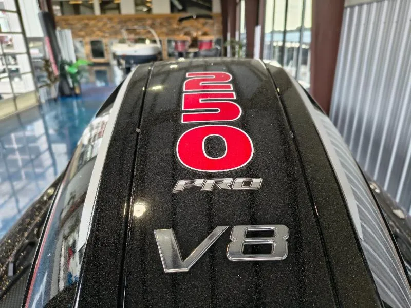 Slide: The Image of Phoenix Bass Boat 921 XE 2026 - 20