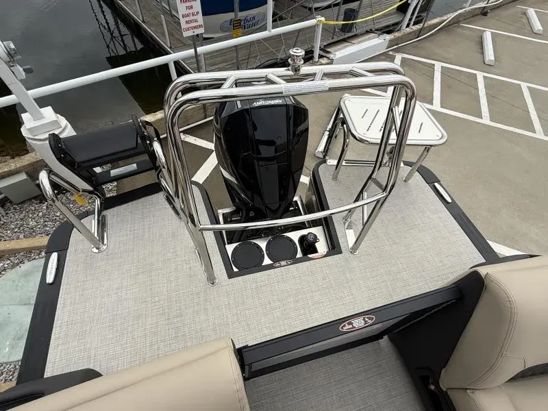 Slide: The Image of Harris SUNLINER 230 2026 - 21